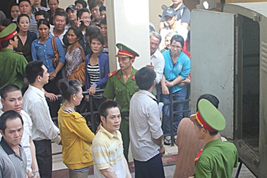 Băng giang hồ bắn chết giám đốc doanh nghiệp hầu tòa