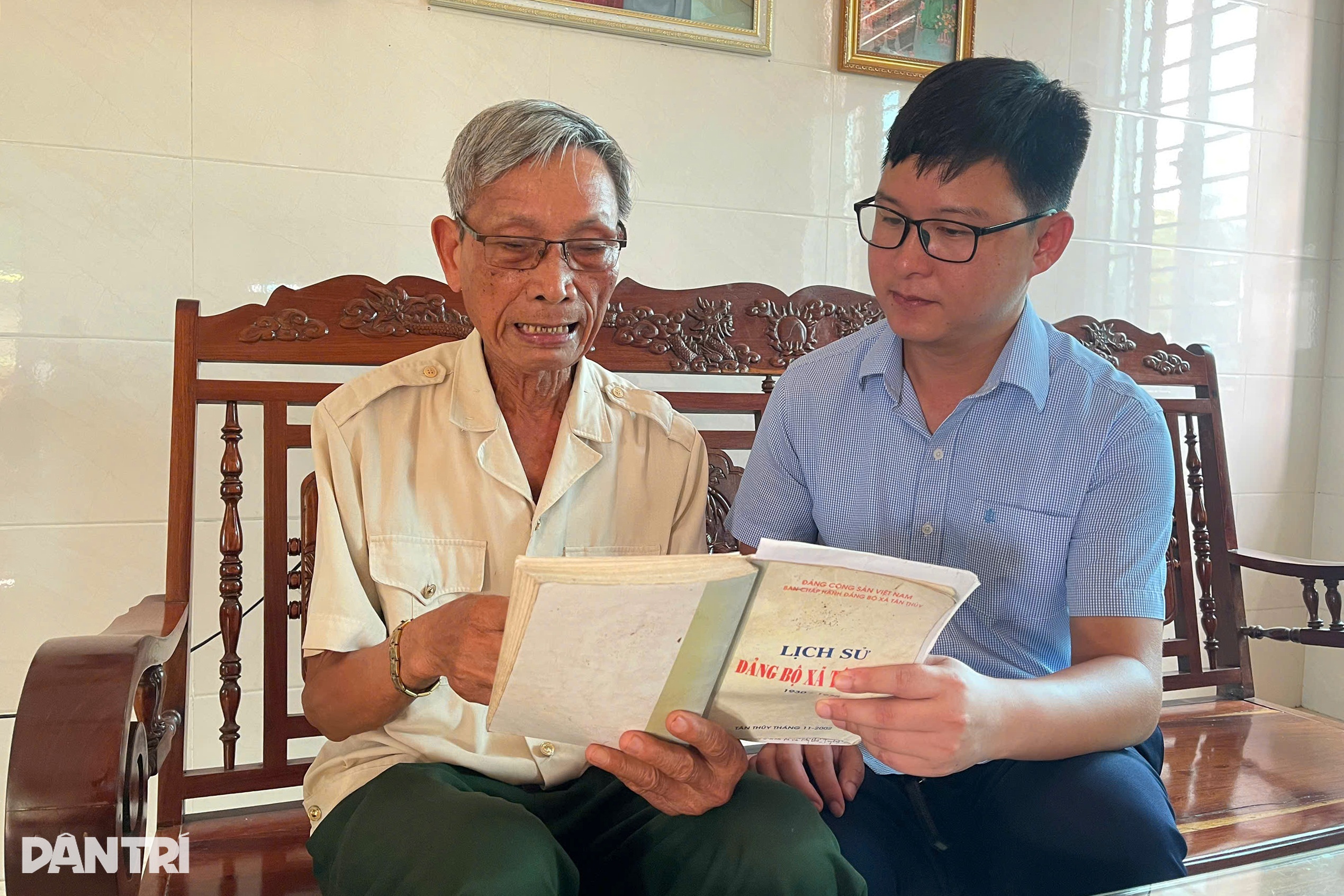 Cụ bà 97 tuổi kể chuyện cách mạng ở vùng quê ăn Tết Độc lập lớn nhất nước - 6 Cụ bà 97 tuổi kể chuyện cách mạng ở vùng quê ăn Tết Độc lập lớn nhất nước - 6