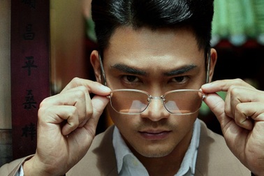 Diễn viên phản diện cơ bắp nhất của "Mưa đỏ" đổi hình tượng trong phim mới