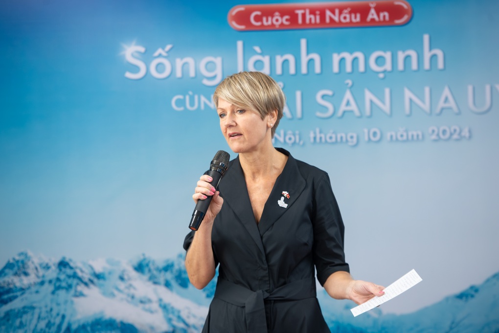 Trao giải cho các tác giả chiến thắng cuộc thi Sống lành mạnh cùng hải sản Na Uy - 4 Trao giải cho các tác giả chiến thắng cuộc thi Sống lành mạnh cùng hải sản Na Uy - 4