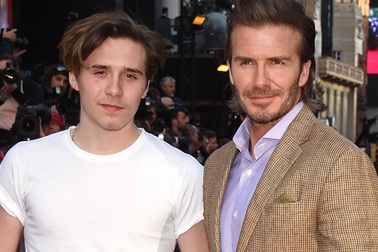 Brooklyn Beckham luôn “lấy trộm” quần áo của cha để mặc