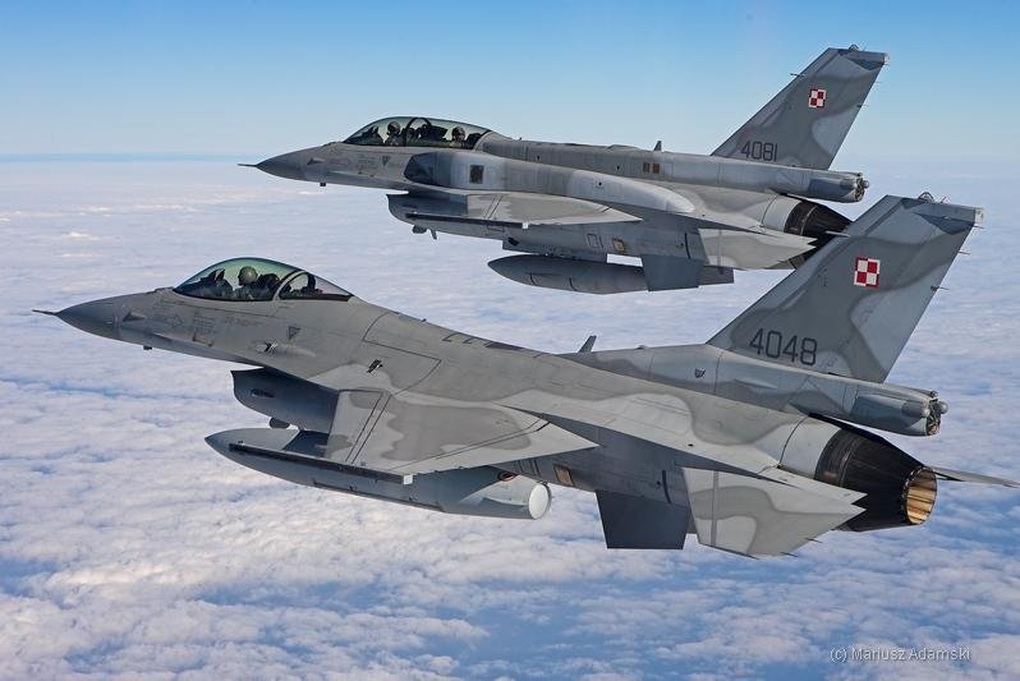 Ba Lan điều 4 tiêm kích bảo vệ không phận khi Nga nã tên lửa vào Ukraine - 1 Ba Lan điều 4 tiêm kích bảo vệ không phận khi Nga nã tên lửa vào Ukraine - 1