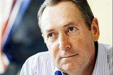 Gerard Houllier dẫn dắt ĐKVĐ Pháp