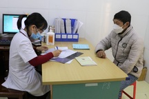 Bệnh viện trả lương cho y bác sĩ sau 2 tháng bị chậm, hứa sẽ có thưởng Tết