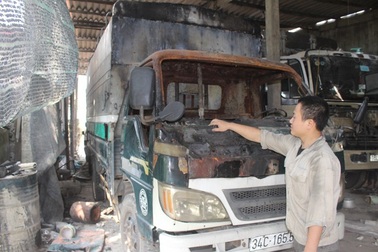 Nỗi khổ của gia đình suốt 2 năm bị kẻ xấu phóng hỏa