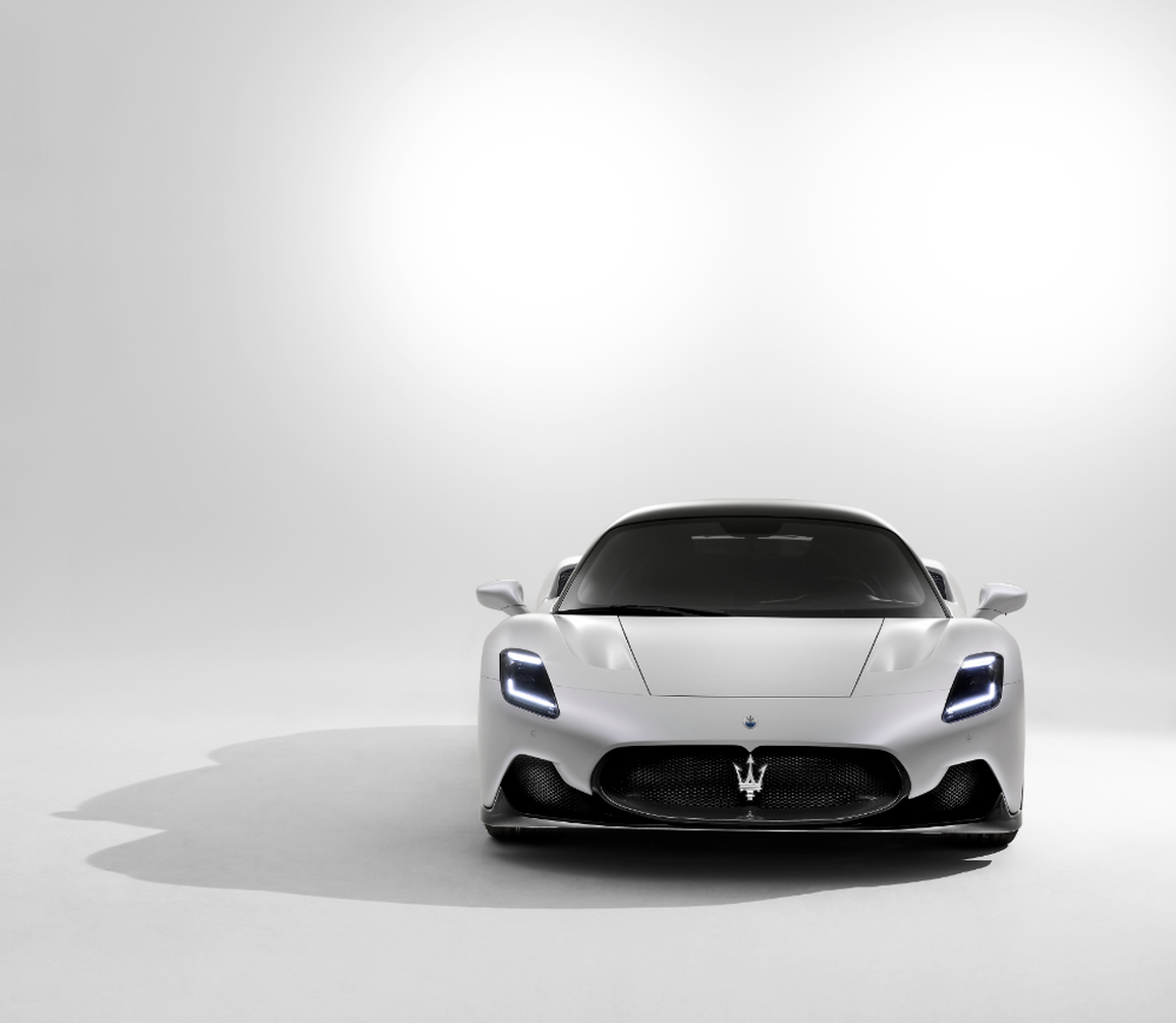 Sức mạnh và vẻ đẹp: Chuyện chưa kể về Maserati MC20 và David Beckham - 1