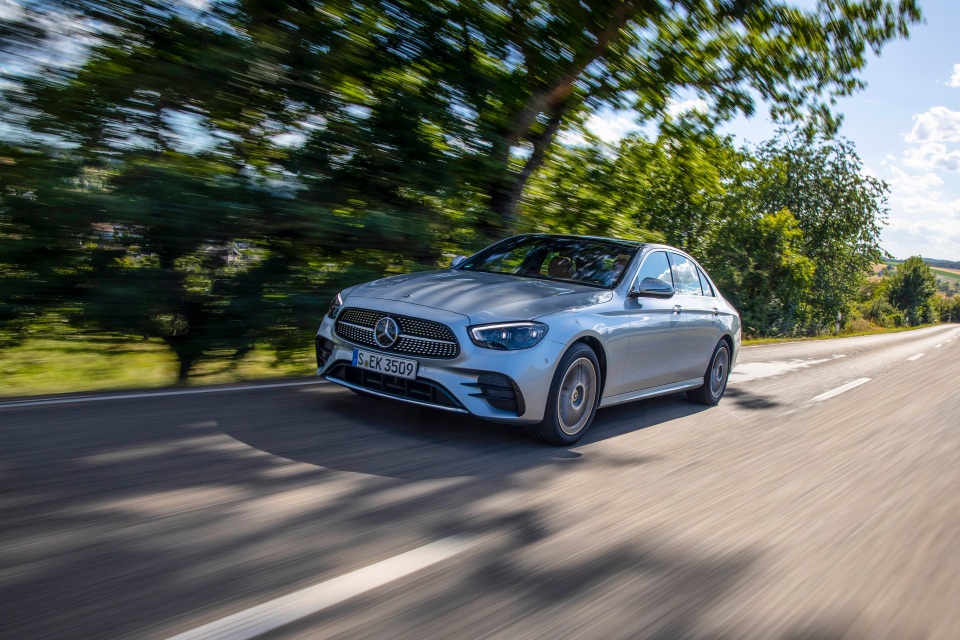 Choáng váng xem bảng giá xe Mercedes E-Class 2021 - 6 Choáng váng xem bảng giá xe Mercedes E-Class 2021 - 6