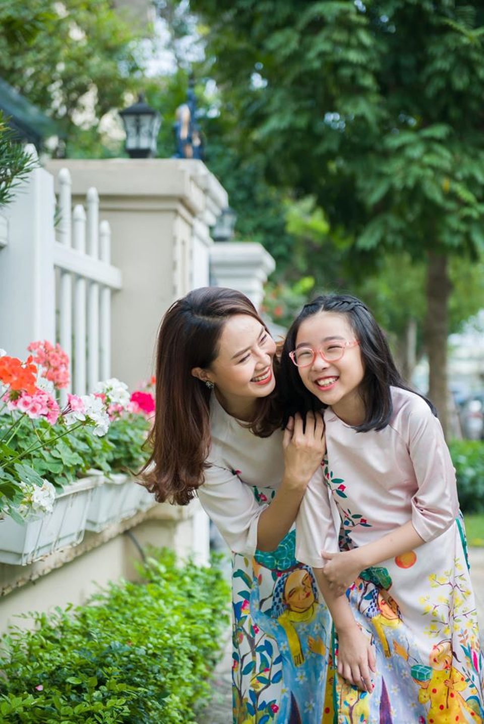 Hồng Diễm nói gì về phản ứng của ông xã trước cảnh thân mật với Hồng Đăng? - 6 Hồng Diễm nói gì về phản ứng của ông xã trước cảnh thân mật với Hồng Đăng? - 6