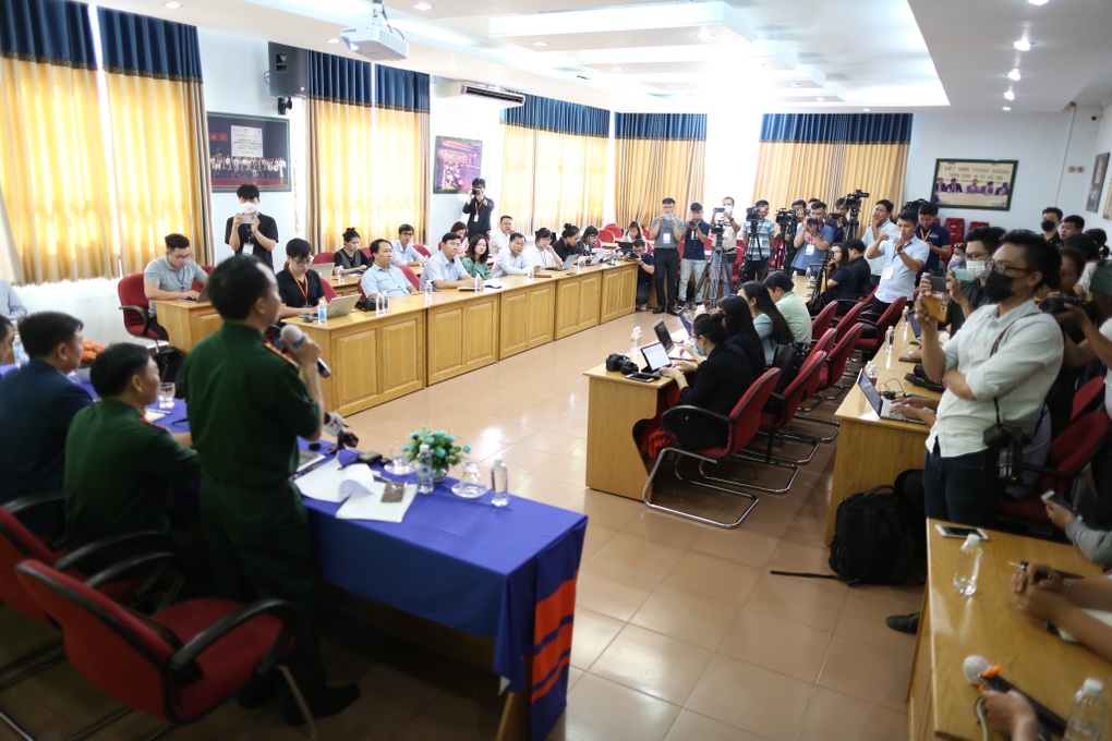 Vụ nữ sinh học quân sự: Một trường đại học bị dân mạng đánh oan - 2 Vụ nữ sinh học quân sự: Một trường đại học bị dân mạng đánh oan - 2