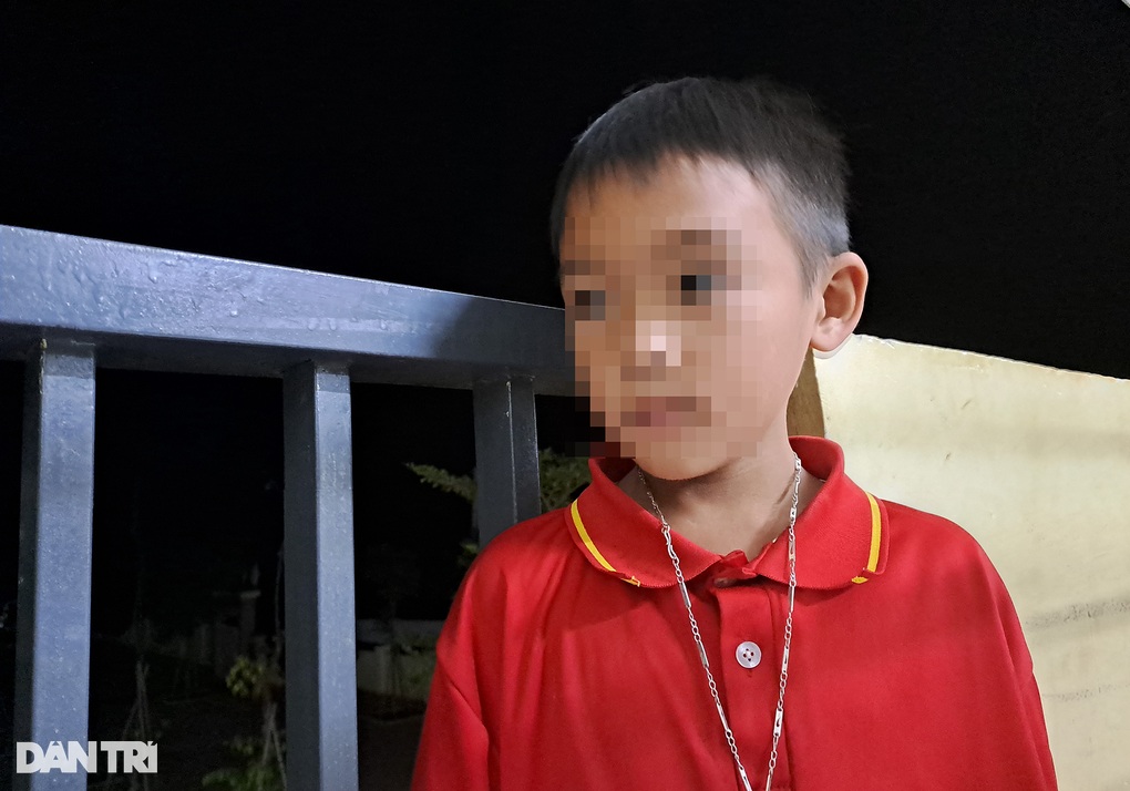 Cậu bé 10 tuổi nghẹn ngào: Mẹ cháu đi tù... - 1 Cậu bé 10 tuổi nghẹn ngào: Mẹ cháu đi tù... - 1