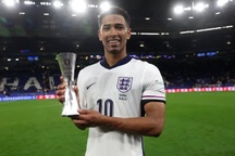 Jude Bellingham làm lu mờ kỳ tích của Ronaldo