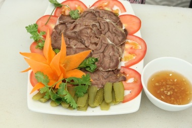 Bếp Ngon: Cùng NSƯT Thanh Loan làm món bắp bò luộc mắm cho ngày bận rộn