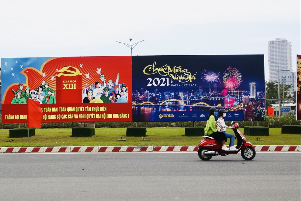 Đà Nẵng rực rỡ cờ hoa chào mừng Đại hội Đảng XIII - 7 Đà Nẵng rực rỡ cờ hoa chào mừng Đại hội Đảng XIII - 7