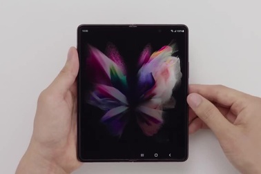 Thực tế smartphone gập Galaxy Z Fold3 của Samsung