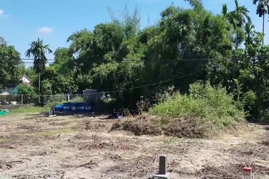 Ứng cứu hút xăng ra khỏi xe bồn chở 46.000 lít dung môi xăng bị lật