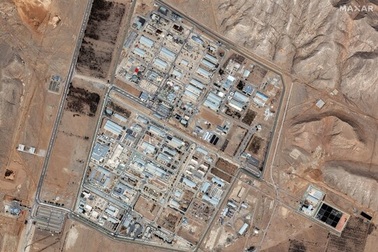 Mạng lưới "pháo đài" hạt nhân chìm trong núi, ẩn dưới đất của Iran