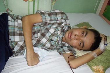 Quỹ Nhân ái tiếp tục đến với cậu học sinh giỏi mắc bệnh máu trắng