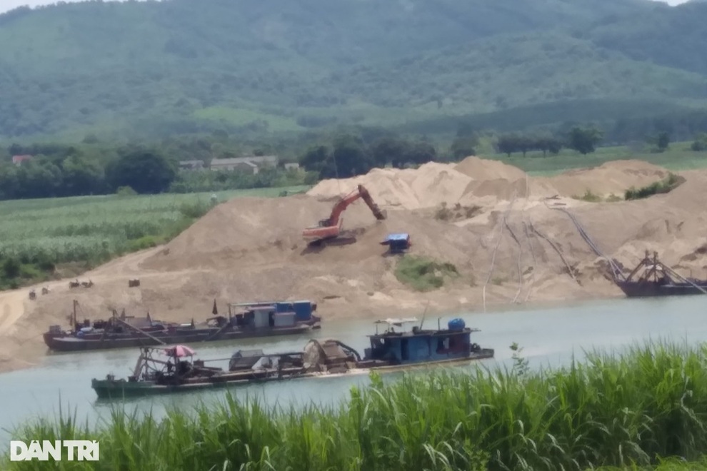 Sạt lở sông Mã nuốt hàng chục ha đất nông nghiệp - 4 Sạt lở sông Mã nuốt hàng chục ha đất nông nghiệp - 4