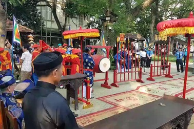 Đoàn rước tôn vinh nghệ nhân làng nghề cả nước