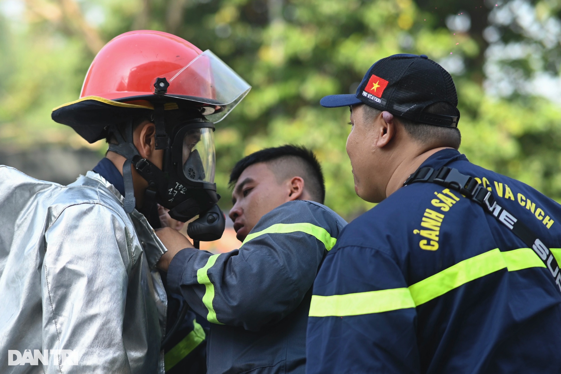 Màn tranh tài của cảnh sát tại hội thi chữa cháy ở TPHCM - 4 Màn tranh tài của cảnh sát tại hội thi chữa cháy ở TPHCM - 4