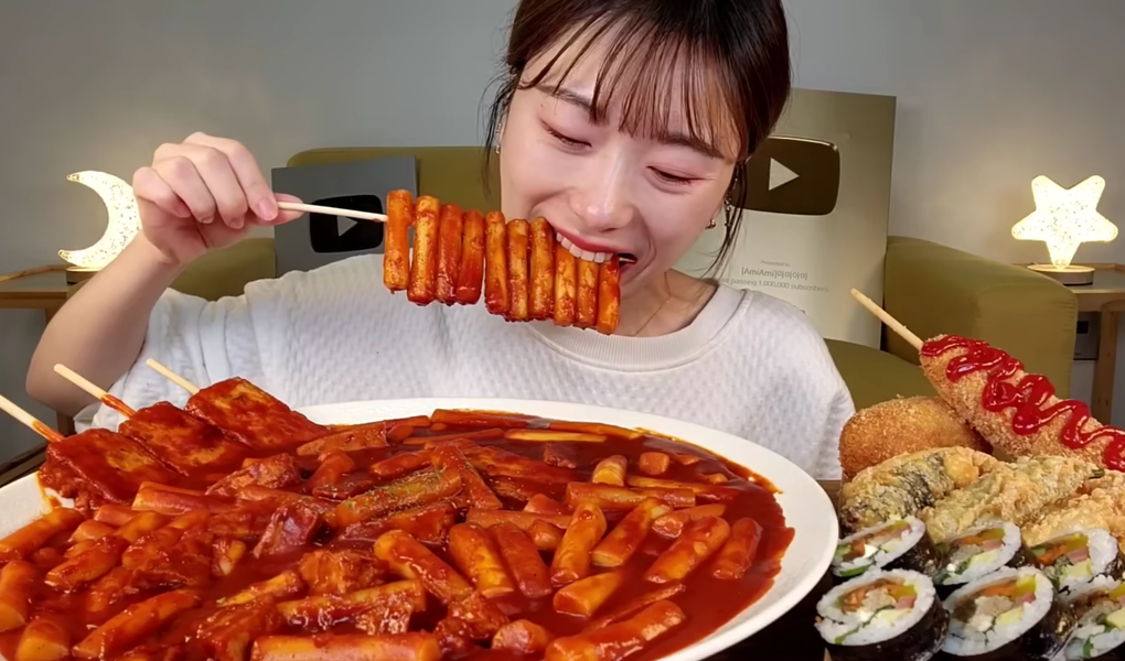 Các ngôi sao ăn thùng uống vại đã chi bao nhiêu tiền cho mỗi bữa? - 3