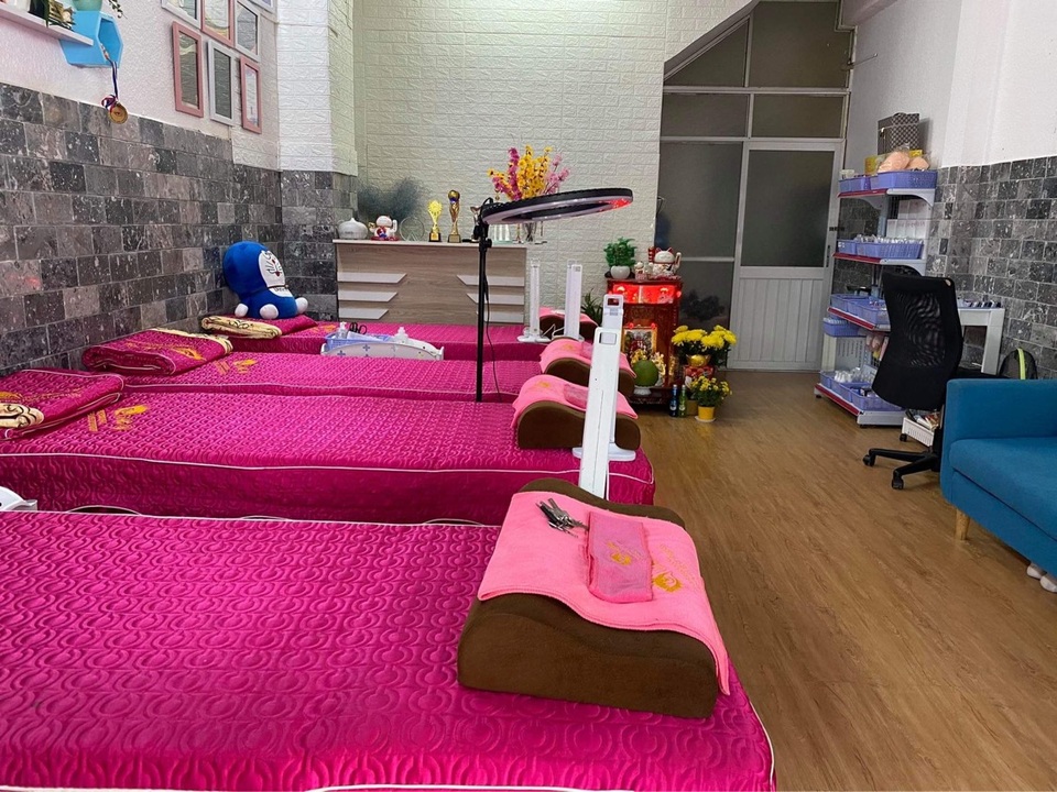 Salon tóc, tiệm nail, spa… chạy đua với Covid để kịp hốt cú chót dịp Tết - 7 Salon tóc, tiệm nail, spa… chạy đua với Covid để kịp hốt cú chót dịp Tết - 7