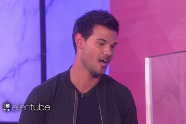 Taylor Lautner điển trai trên truyền hình