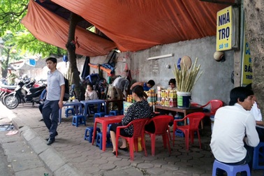 Siêu thị “nhà đất” khủng nơi vỉa hè, lãi cả trăm triệu