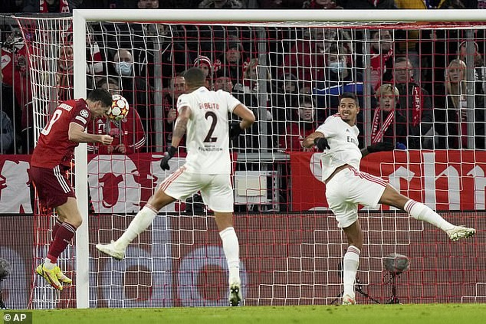 Bayern Munich hủy diệt Benfica, Barcelona lên ngôi nhì bảng - 5 Bayern Munich hủy diệt Benfica, Barcelona lên ngôi nhì bảng - 5