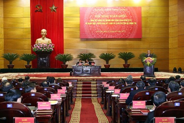 “Đường lối sai sẽ đẻ ra cán bộ hư hỏng”