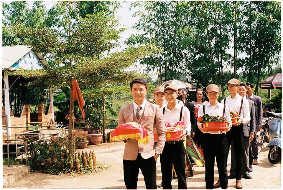 Đám hỏi đậm chất hoài cổ của cặp đôi yêu nhau 10 năm - 7 Đám hỏi đậm chất hoài cổ của cặp đôi yêu nhau 10 năm - 7