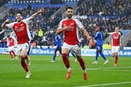 Đánh bại Leicester, Arsenal tiếp tục bám đuổi Liverpool