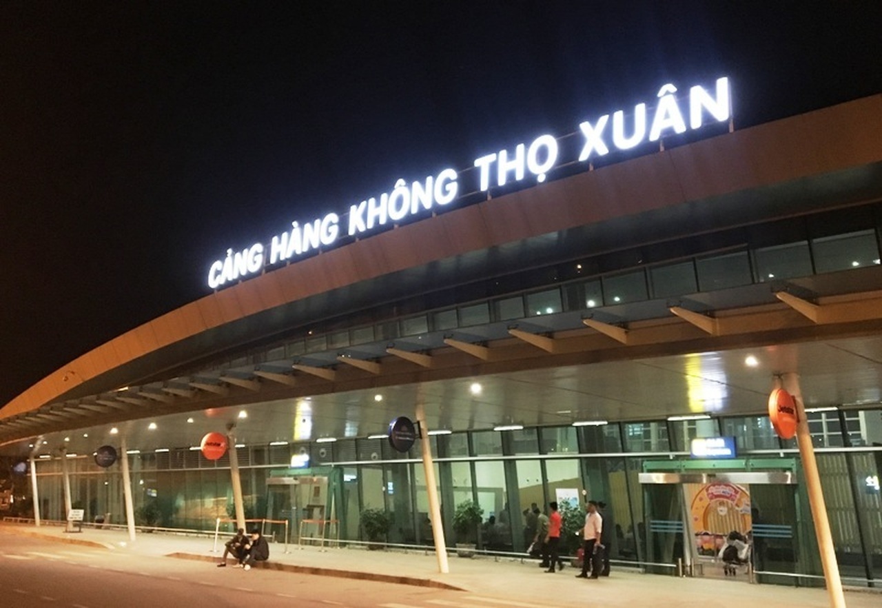 Đóng cửa sân bay Thọ Xuân và Đồng Hới để tránh bão Kajiki - 1