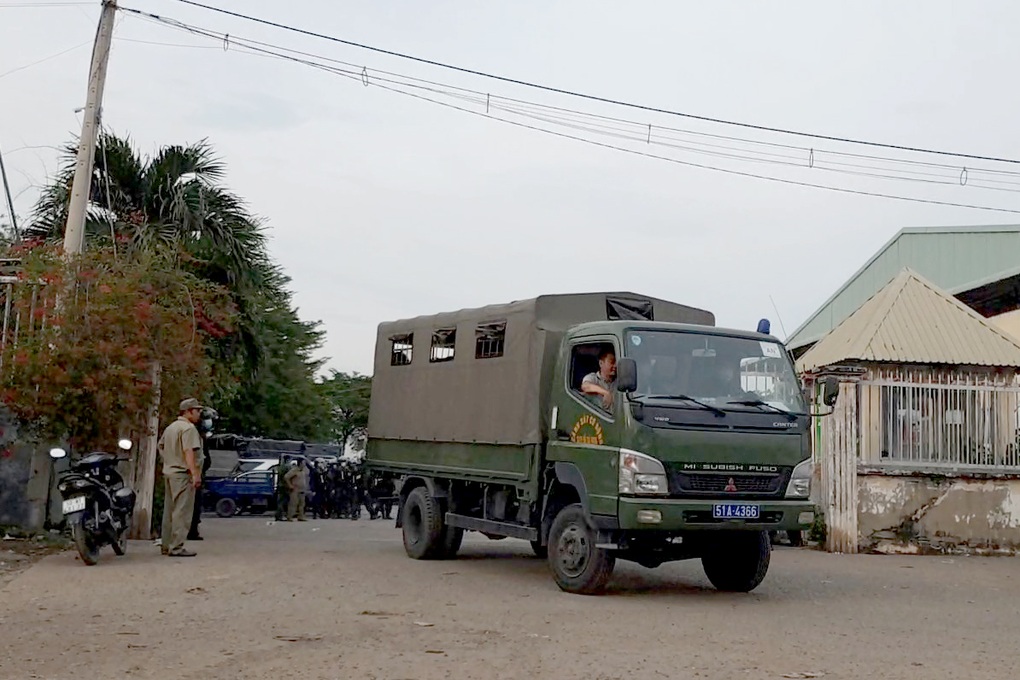 Bắt 10 người tại 2 trung tâm đăng kiểm ở TPHCM - 3 Bắt 10 người tại 2 trung tâm đăng kiểm ở TPHCM - 3