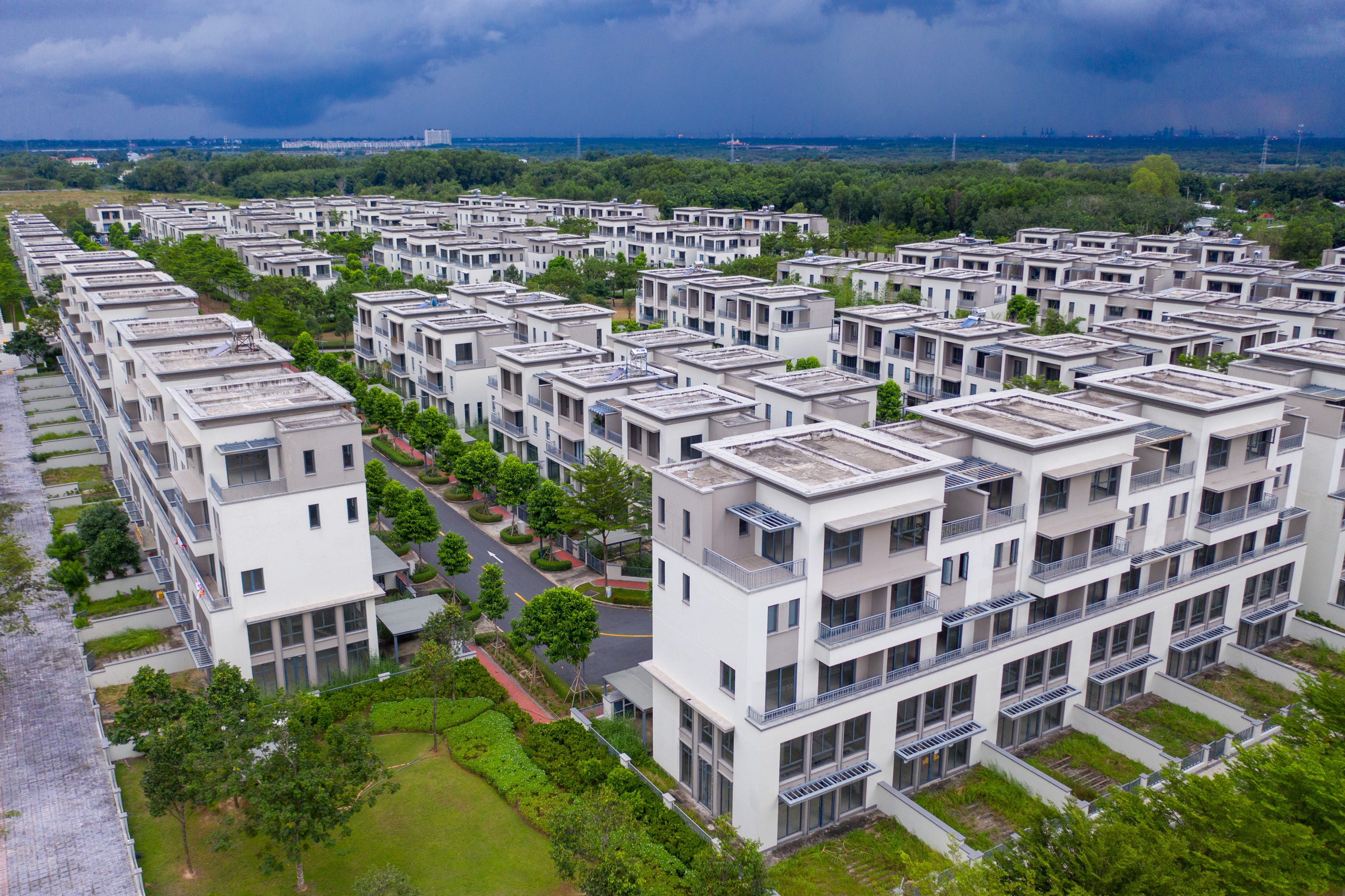 Doanh nghiệp địa ốc chết trên đống tài sản, sếp đi buôn để nuôi quân - 3 Doanh nghiệp địa ốc chết trên đống tài sản, sếp đi buôn để nuôi quân - 3