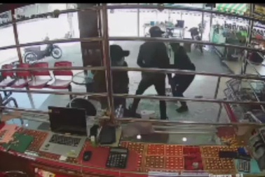 Băng cướp tiệm vàng táo bạo lĩnh cái kết xứng đáng