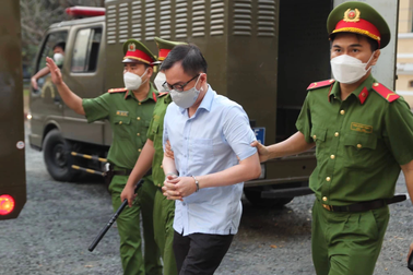 Bị cáo Tề Trí Dũng khai số tiền tham ô được chi cho hoạt động từ thiện