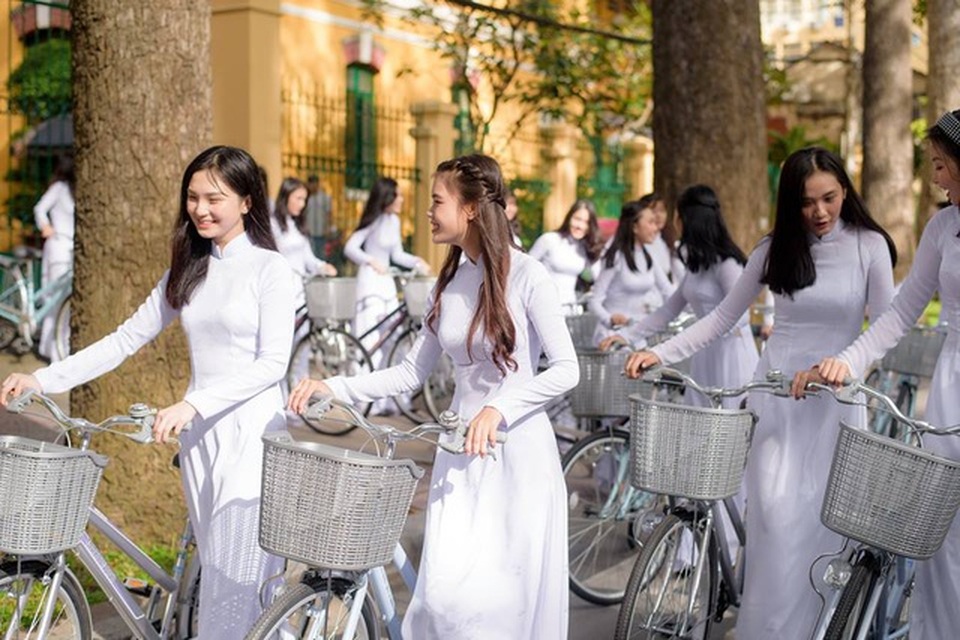 Con gái 13 tuổi đòi dành tiền để đi... nâng ngực - 2 Con gái 13 tuổi đòi dành tiền để đi... nâng ngực - 2