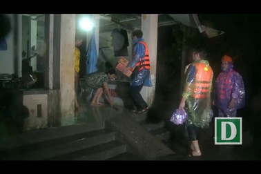 "Áo xanh" vượt lũ hỗ trợ khẩn cấp cho người dân bị cô lập