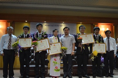 Dấu ấn đặc biệt của đoàn học sinh dự thi Olympic Vật lý Quốc tế