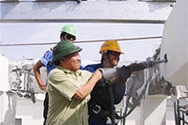 Chủ tịch Hà Nội kiểm tra việc “cắt ngọn” nhà sai phép