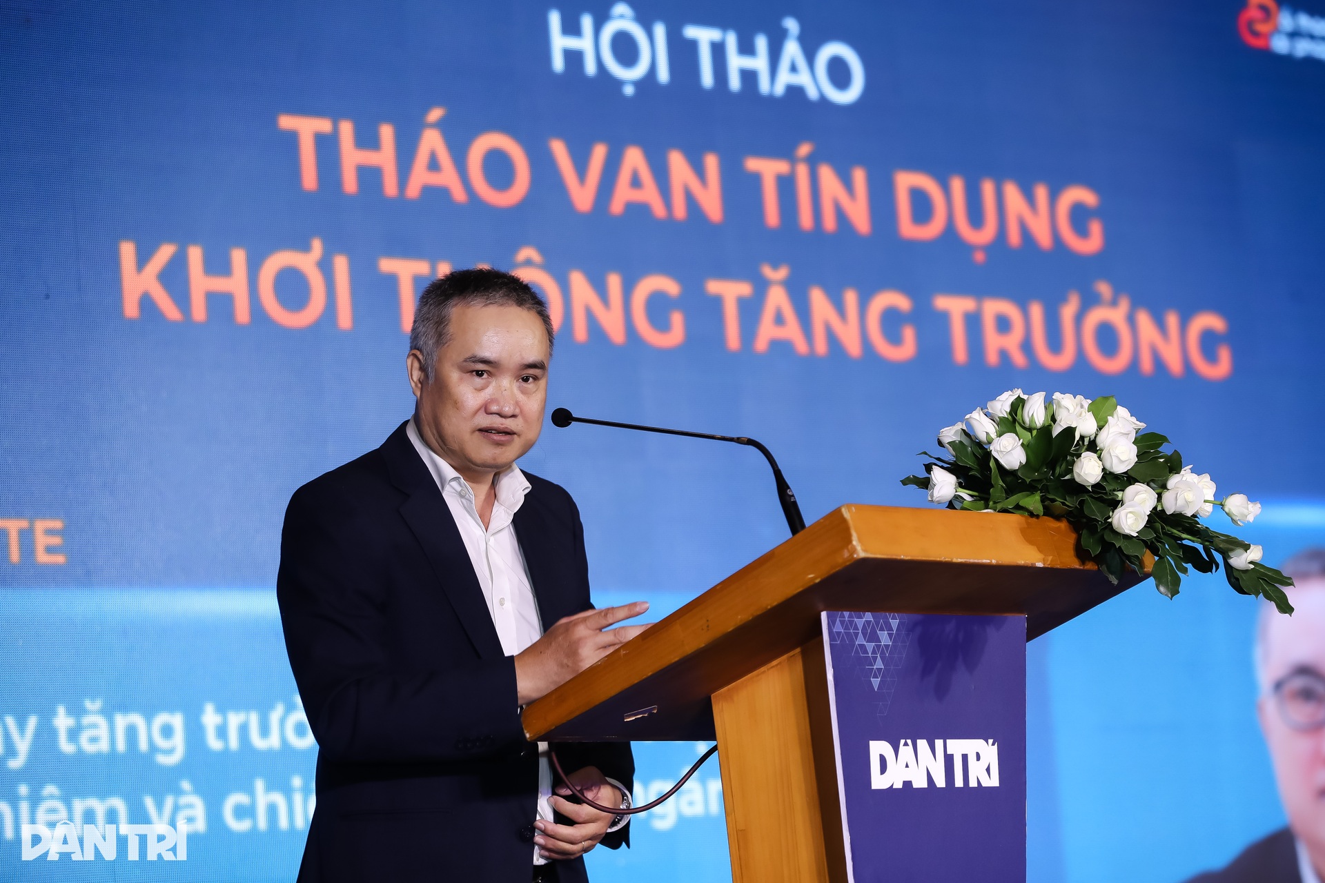 Tìm cách để ngân hàng tiêu được nhiều tiền - 3 Tìm cách để ngân hàng tiêu được nhiều tiền - 3