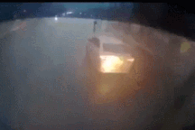 Xe tải tông văng xe con trong tình huống gây nhiều tranh cãi