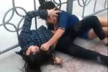 Nàng dâu đẩy mẹ chồng ngã từ gác xép tử vong ra đầu thú