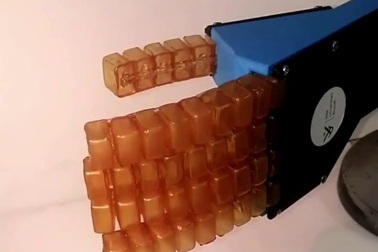 Các nhà khoa học tạo ra rô-bốt tự chữa lành vết thương giống trong phim Kẻ Hủy diệt