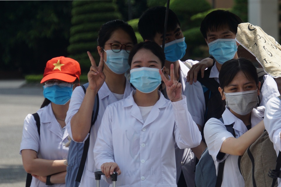 Hải Dương chi viện hơn 260 sinh viên giúp Bắc Giang, Bắc Ninh dập dịch - 6 Hải Dương chi viện hơn 260 sinh viên giúp Bắc Giang, Bắc Ninh dập dịch - 6