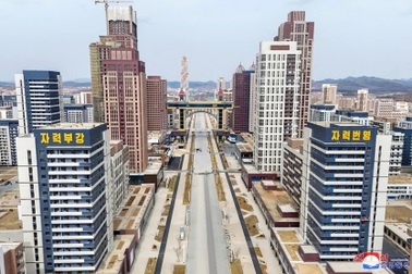 Triều Tiên giới thiệu khu đô thị mới gồm 10.000 căn hộ hoành tráng thế nào?