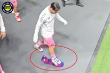 Xôn xao video Messi giẫm lên áo Barcelona: Nỗi oan thấu trời của El Pulga?