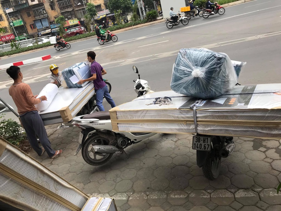 Nghịch cảnh: Rét thấu xương, bán chăn đệm vẫn thua lỗ nặng - 3 Nghịch cảnh: Rét thấu xương, bán chăn đệm vẫn thua lỗ nặng - 3