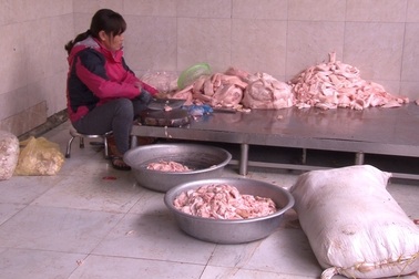 Bắt hơn 1 tấn mỡ lợn chưa qua kiểm dịch